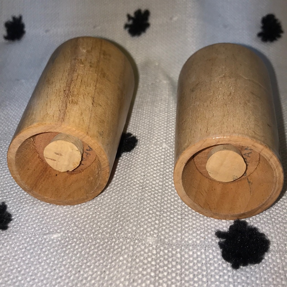 Vintage Apple Shakers - Picture 3 of 3